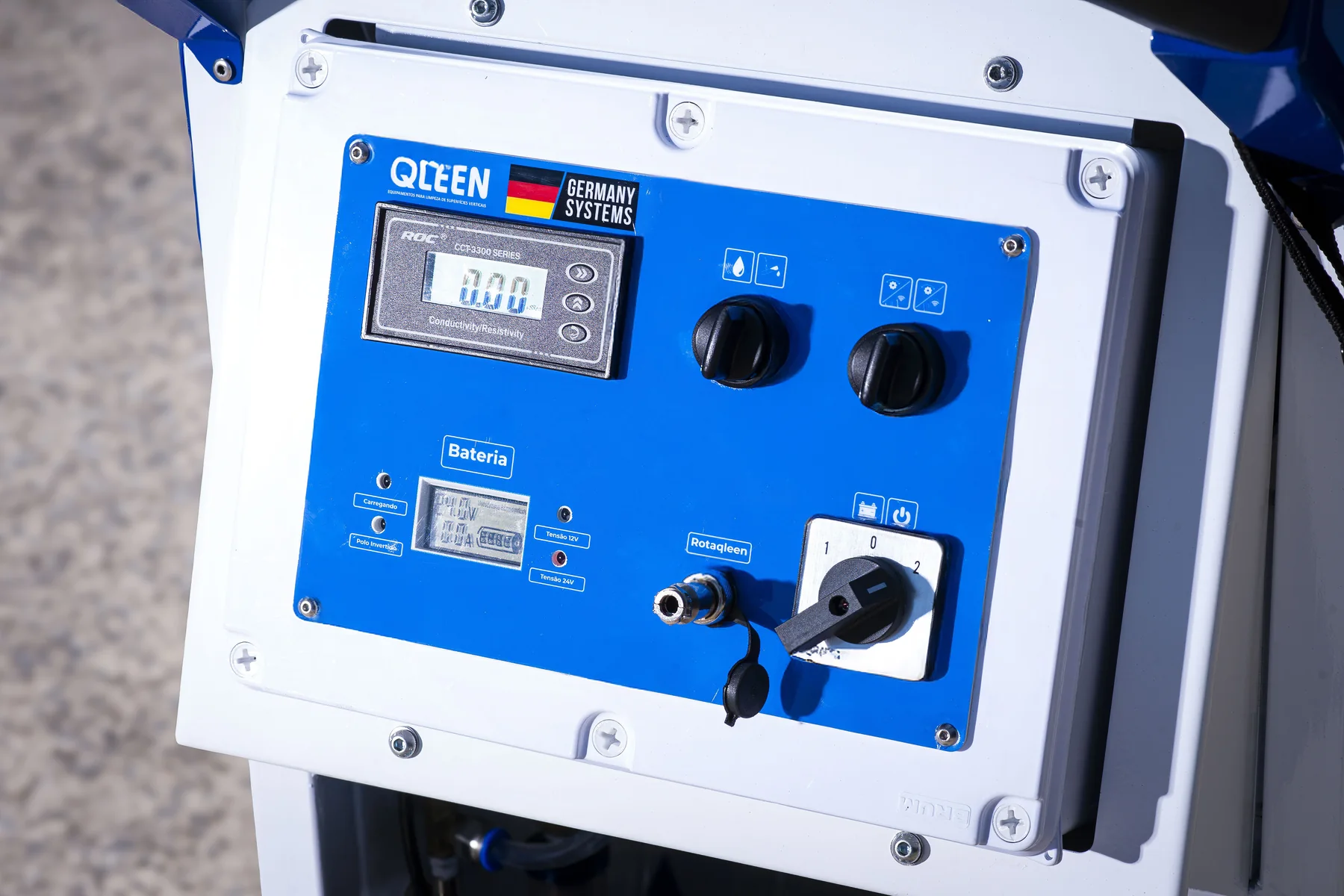Sistema QLEEN PROFI e tecnologia de água demineralizada para limpeza profissional